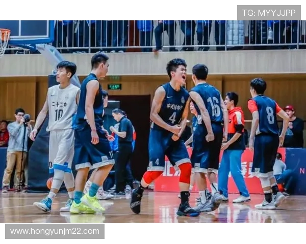 赛后分析：深圳篮球队与上海篮球队的战术配合与表现评估