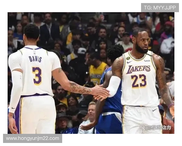 波尔多与里昂激战正酣比分悬念引发球迷热议与期待